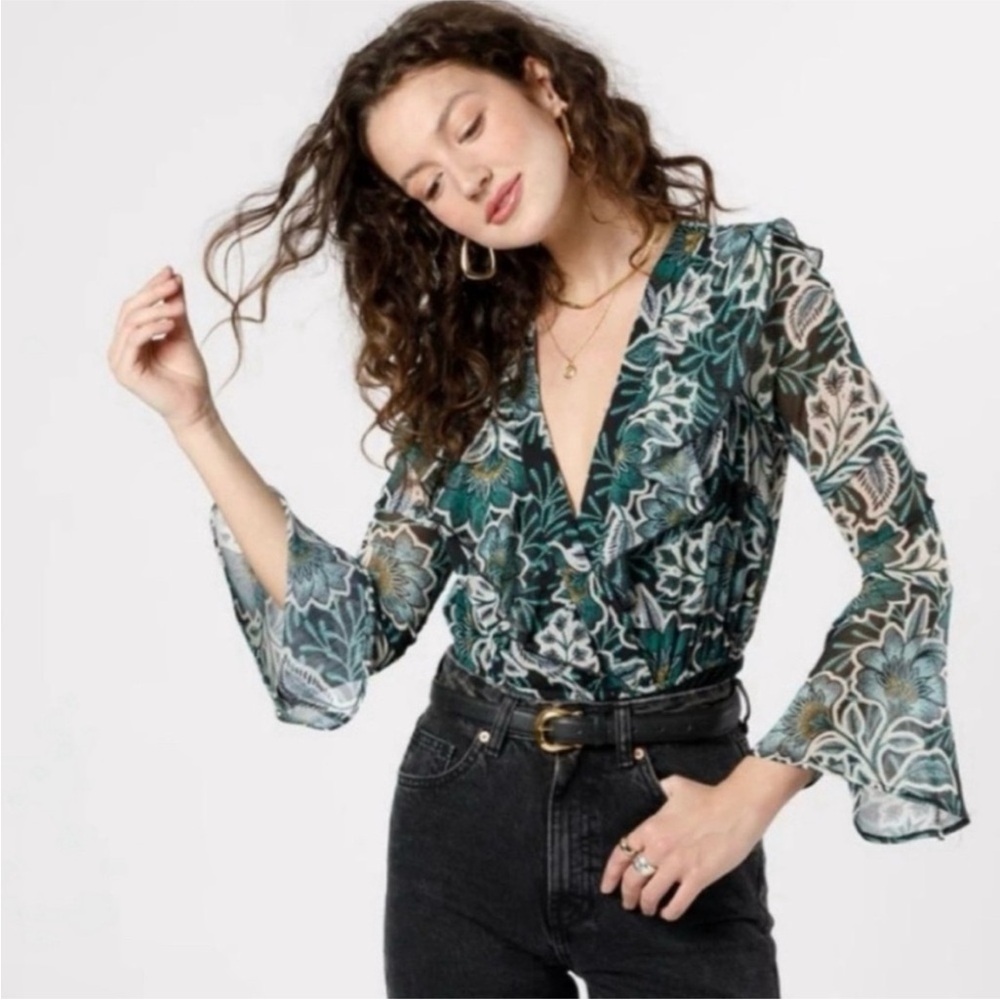 Band of the Free Floral V-Neck Green Bodysuit Sz S PTP 16 MSRP $70 NWT